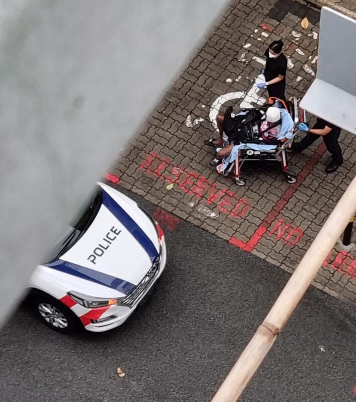 (已签发)柔:狮城二三事:不满姐被欺负?男与姐夫爆冲突 用酒瓶互砸头 双双送院被捕