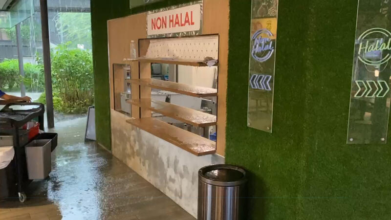 小贩中心大雨漏水 电梯被淹坏 摊贩忧安全隐患