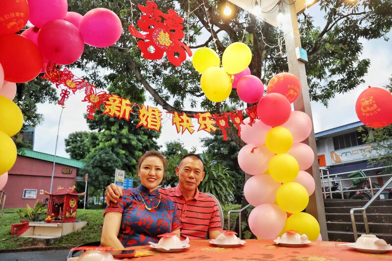 情侣元宵节结婚 咖啡店设宴请客