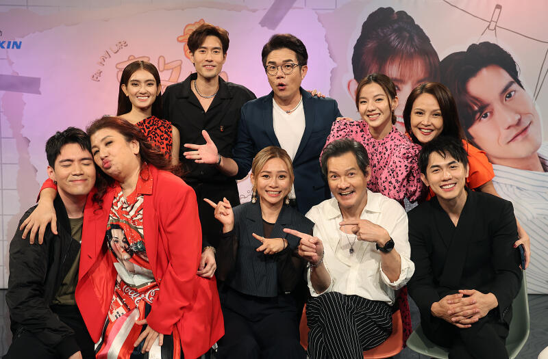 (已签发)柔:狮城二三事:被爆拍戏频滑手机,谢俊峰喊冤 洪凌、刘玲玲为他平反