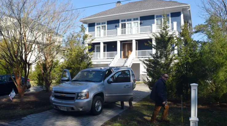 FBI搜拜登住所 无发现机密文件