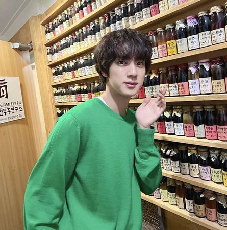 J-Hope@BTS准备入伍 JIN秒变助教线上教敬礼