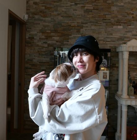 J-Hope@BTS准备入伍 JIN秒变助教线上教敬礼