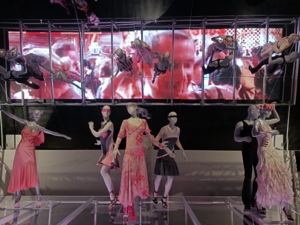 KING CHAN／Alexander McQueen: Mind, Mythos, Muse  心灵，神话，缪斯特展