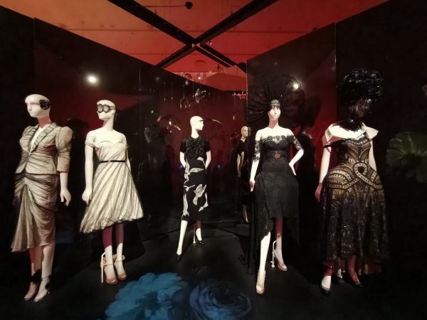 KING CHAN／Alexander McQueen: Mind, Mythos, Muse  心灵，神话，缪斯特展