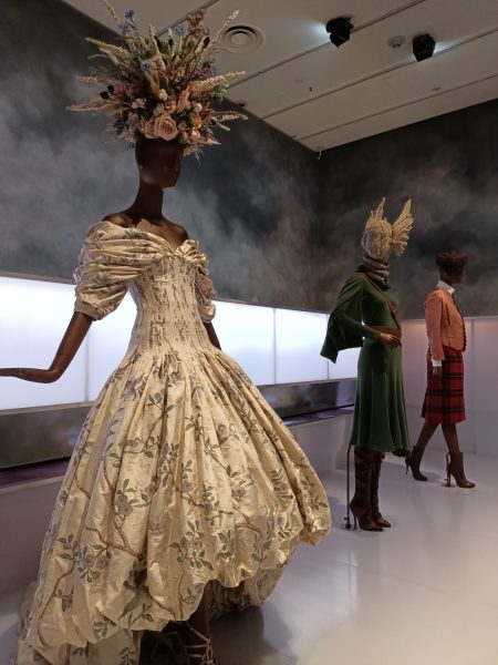 KING CHAN／Alexander McQueen: Mind, Mythos, Muse  心灵，神话，缪斯特展