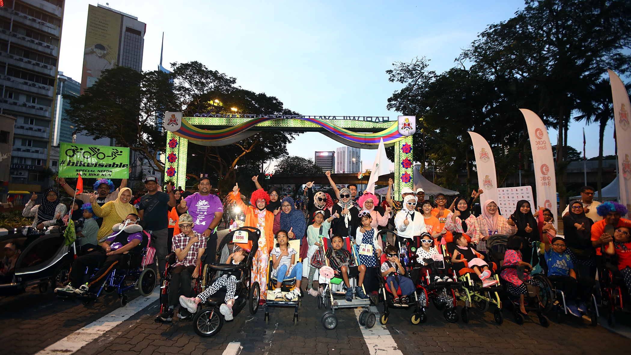 me02主文-大都会/无车绿色早晨 4图