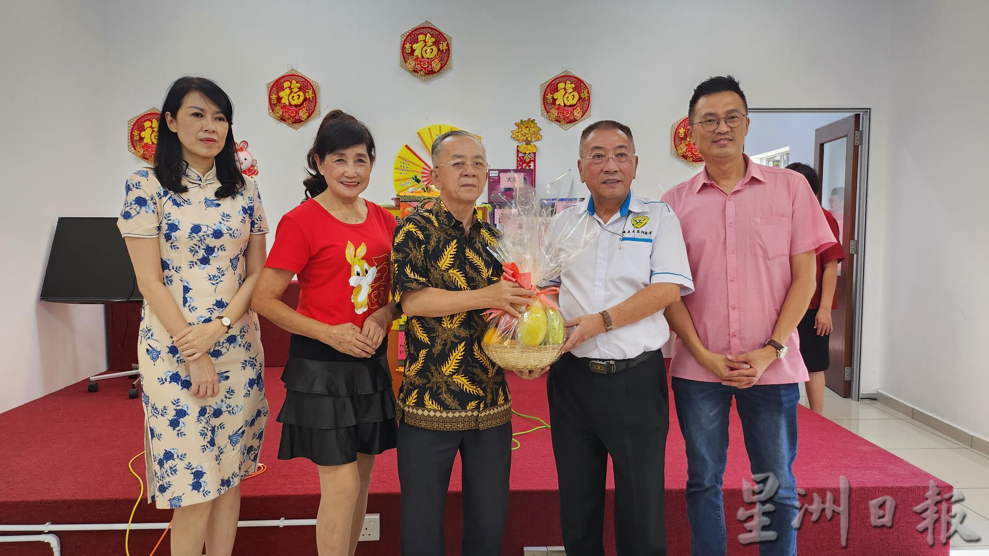 NS双主文一/团结政府组成国家有进步,何育举吁支持首相安华