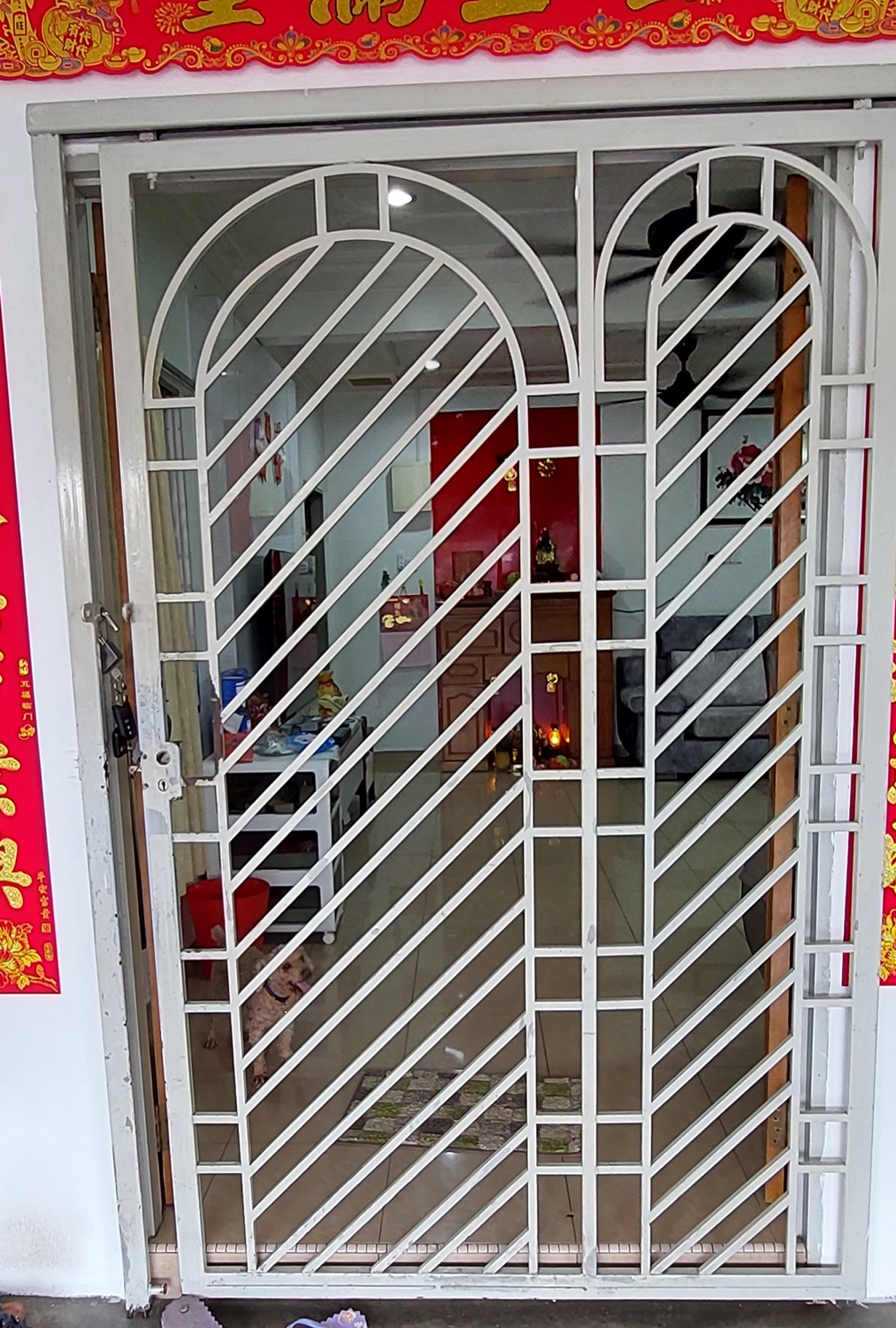 NS芙蓉/4匪闯入民宅打劫事败后逃走,怀疑与万茂劫案同一伙人