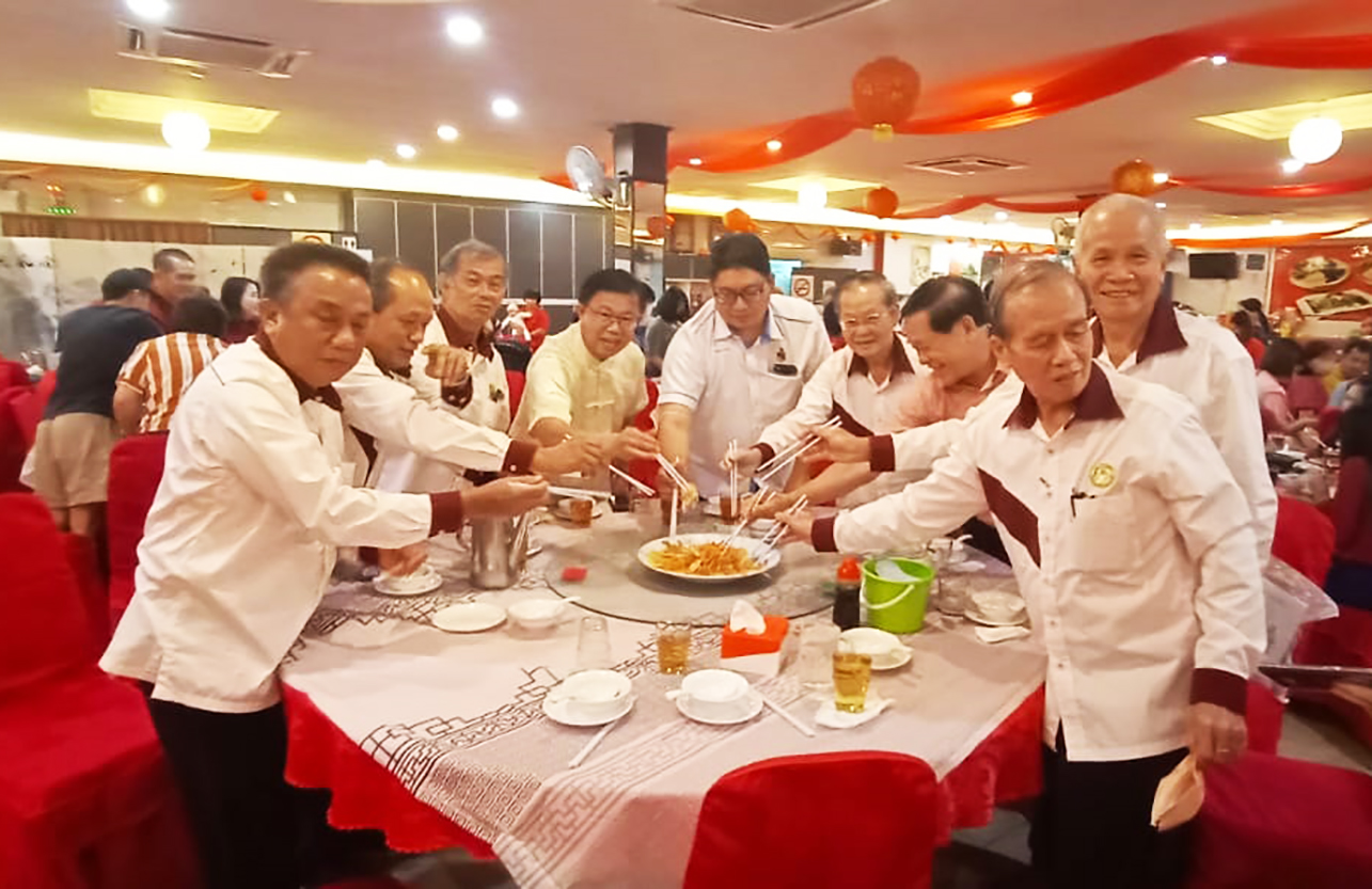 ns马口:马口广西会馆庆祝新年,会长刘英海盼马新落实建新通道