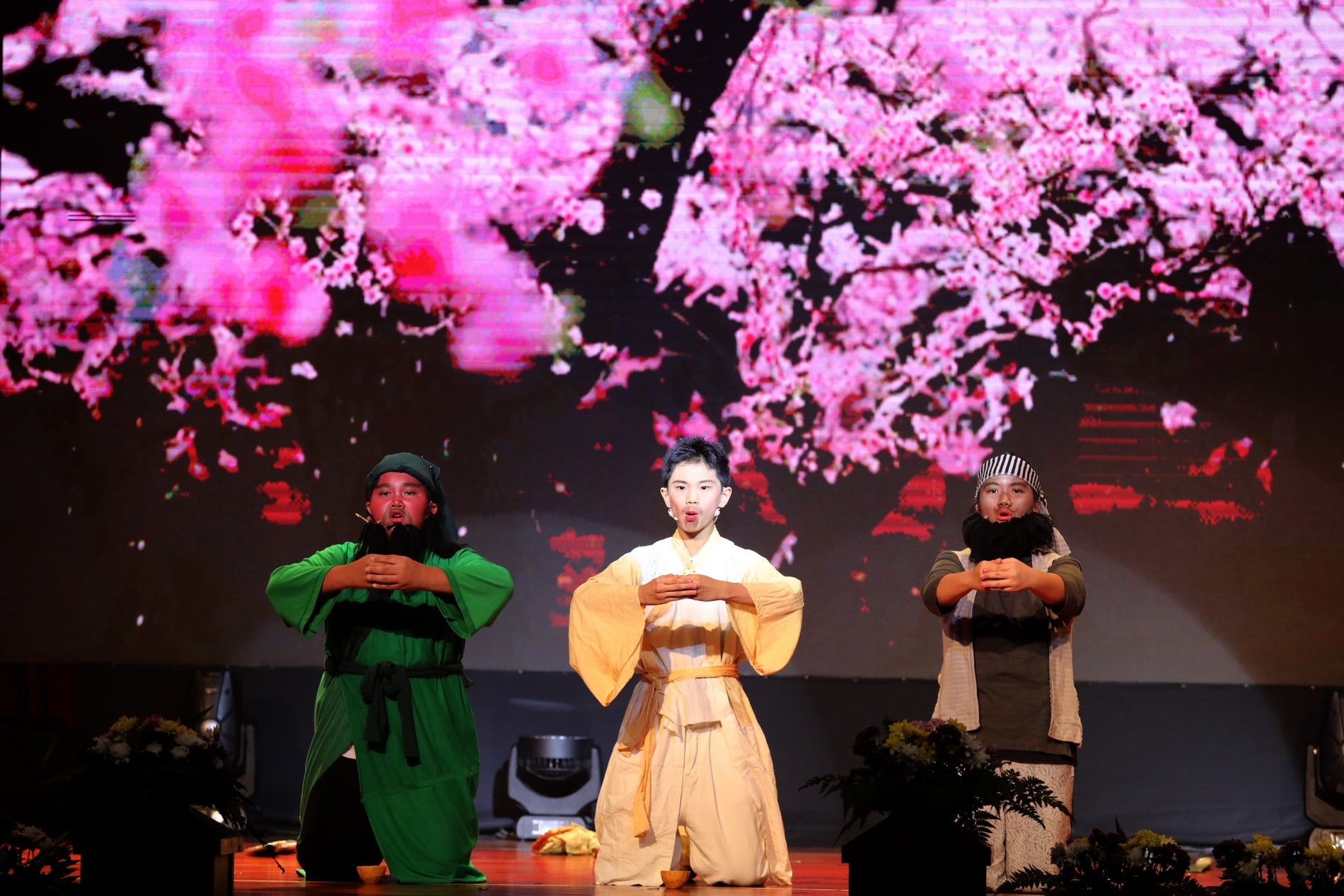 12/3见报∕我们∕华小生用马来语演三国演义戏剧