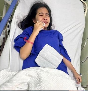 12岁女演员不必包尿片了！终于可撑拐杖站起来