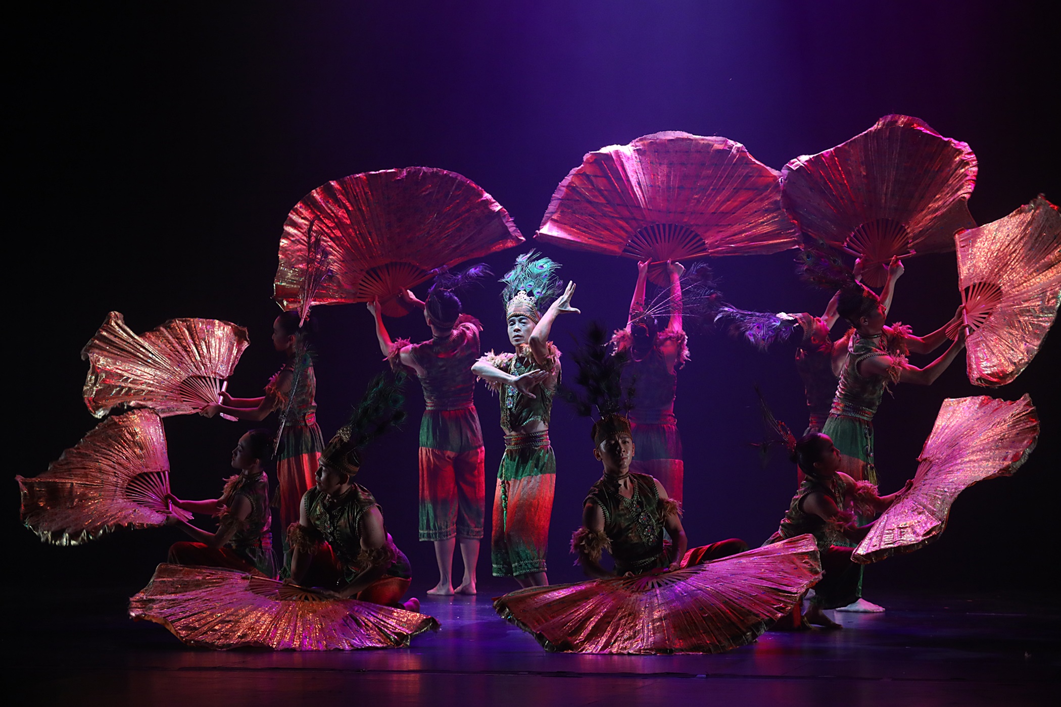 19/3见报∕我们∕三大种族舞蹈团