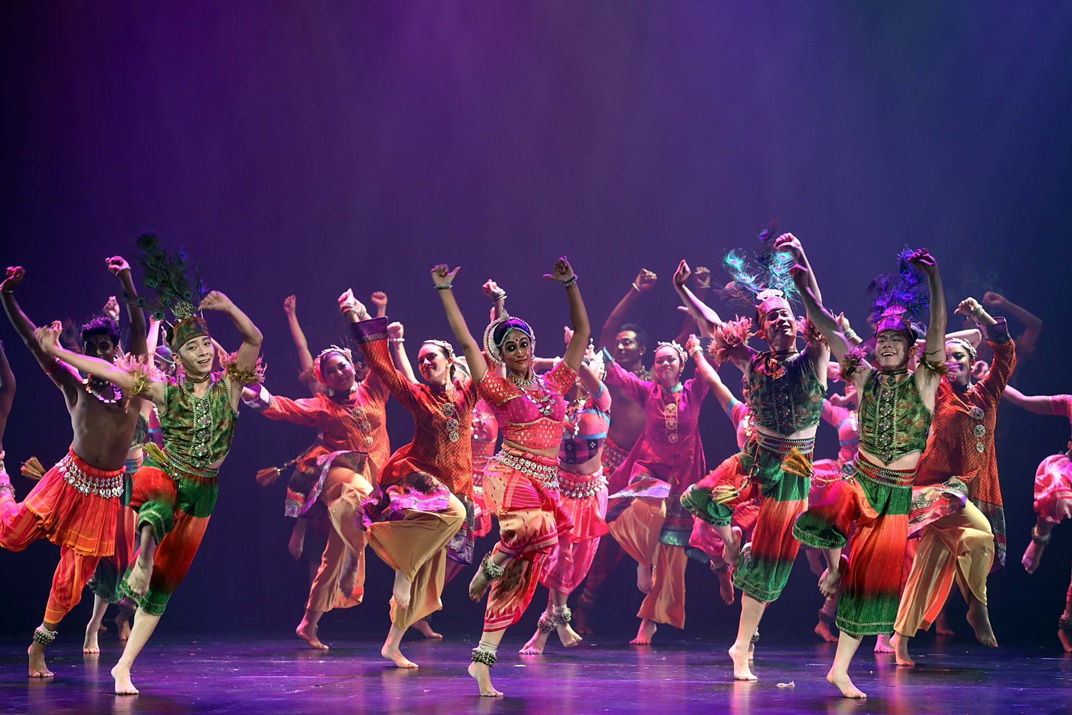 19/3见报∕我们∕三大种族舞蹈团