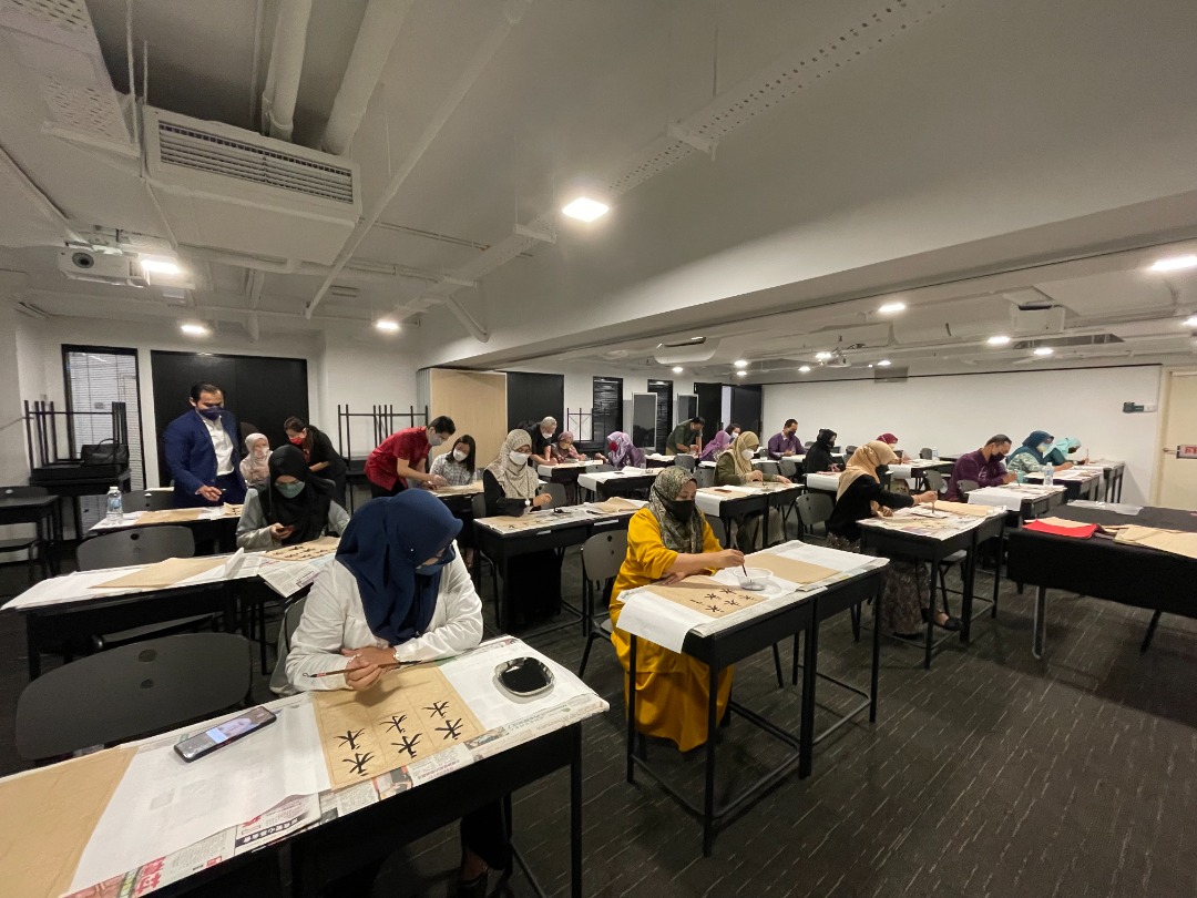 巫裔官员热爱中文，体现种族融合共存情谊