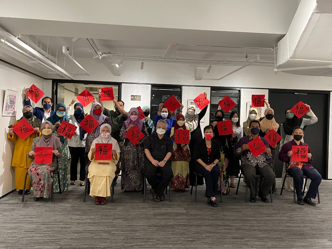 巫裔官员热爱中文，体现种族融合共存情谊