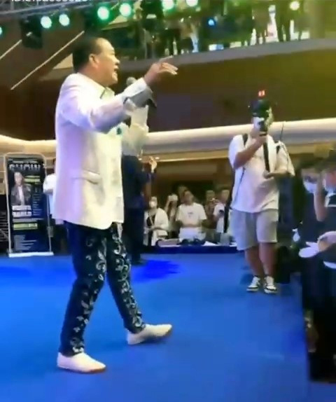 65岁万梓良暴瘦憔悴  被误当“山寨版”