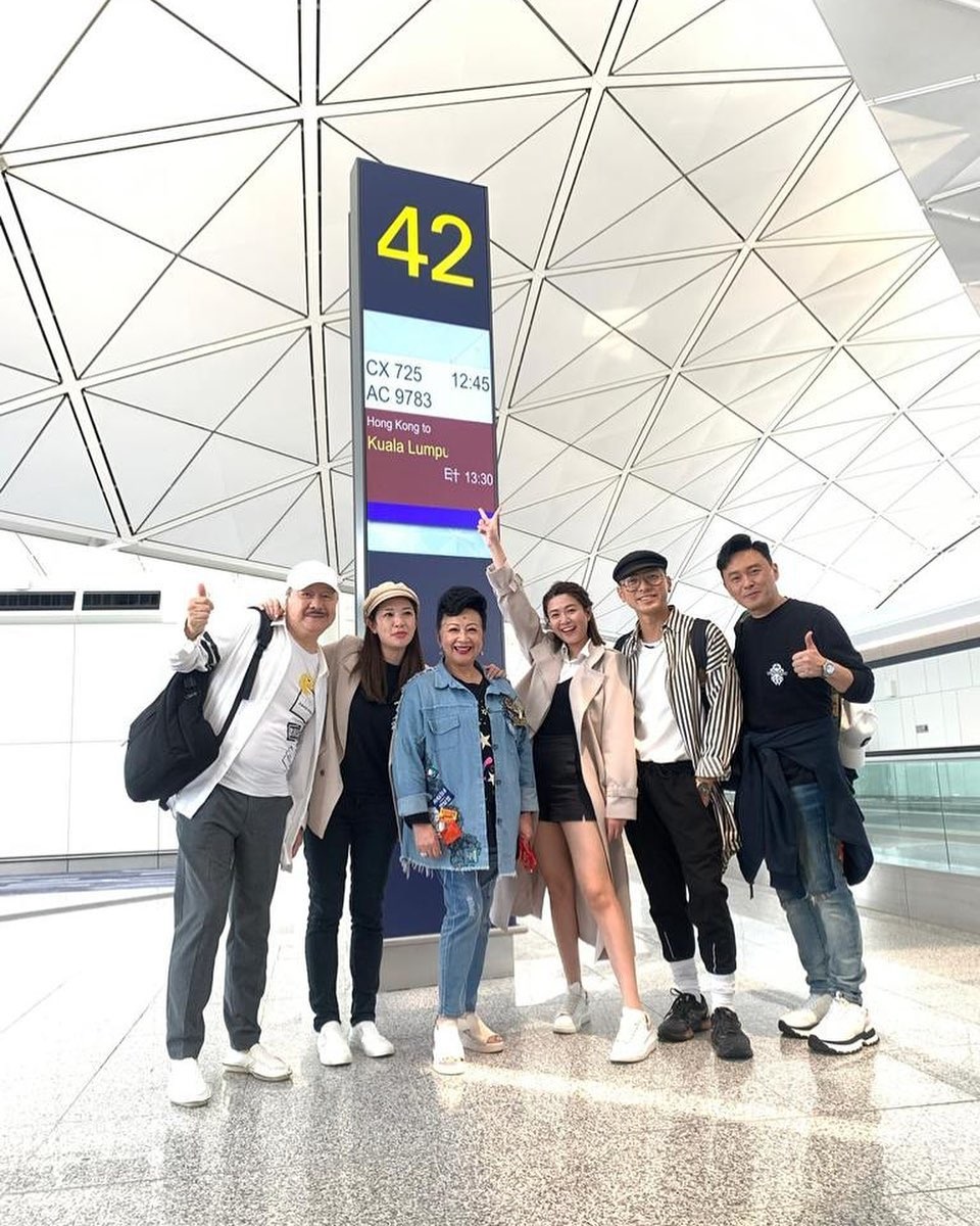 73岁薛家燕防疫装显气势 国语高呼“我37岁!”