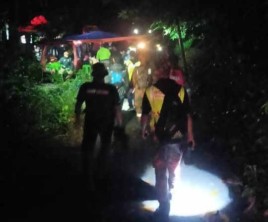 8华裔攀昆仑良山 受困多小时后获救