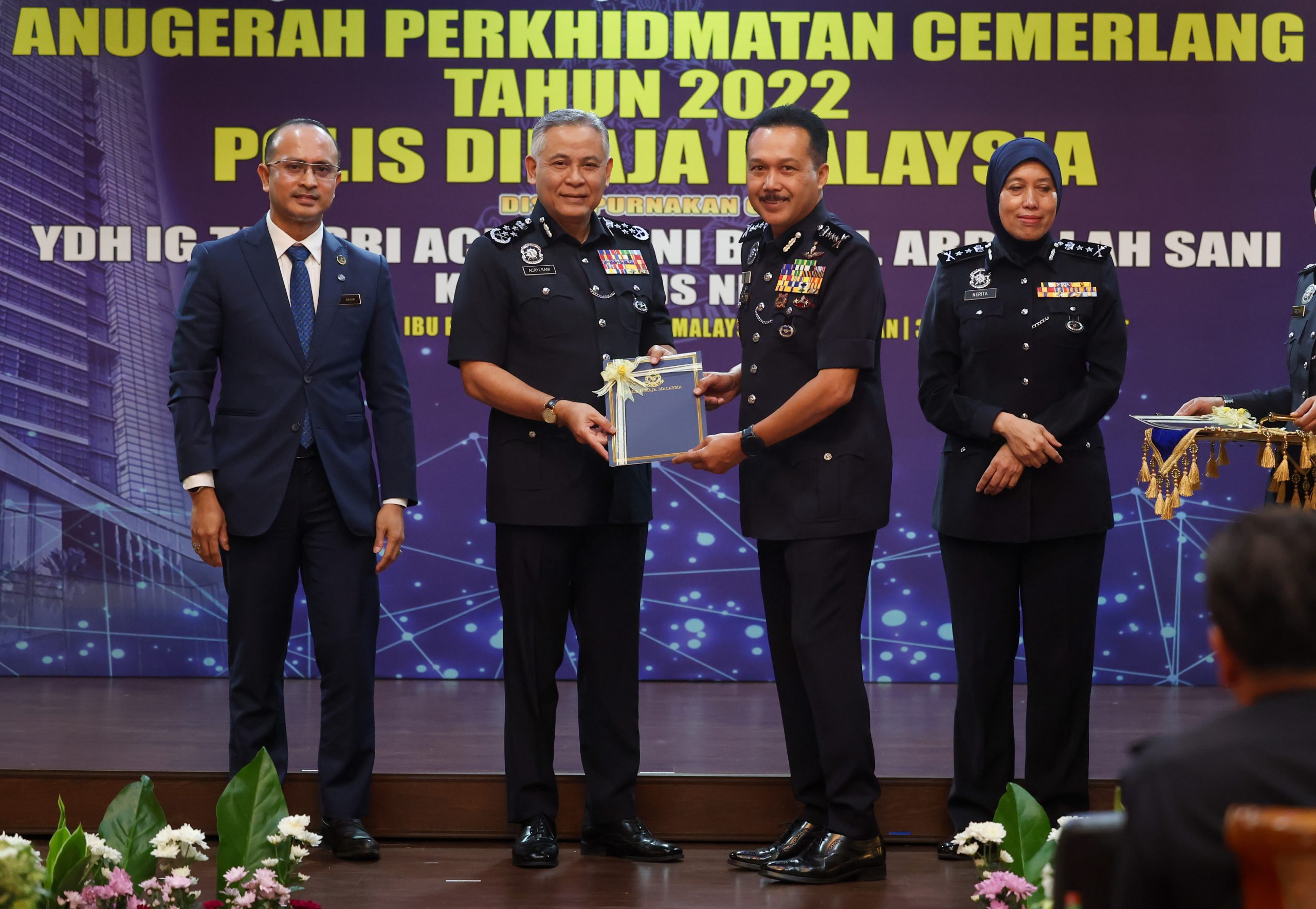 997热线服务时间仅半天·警倡延长至全天候热线