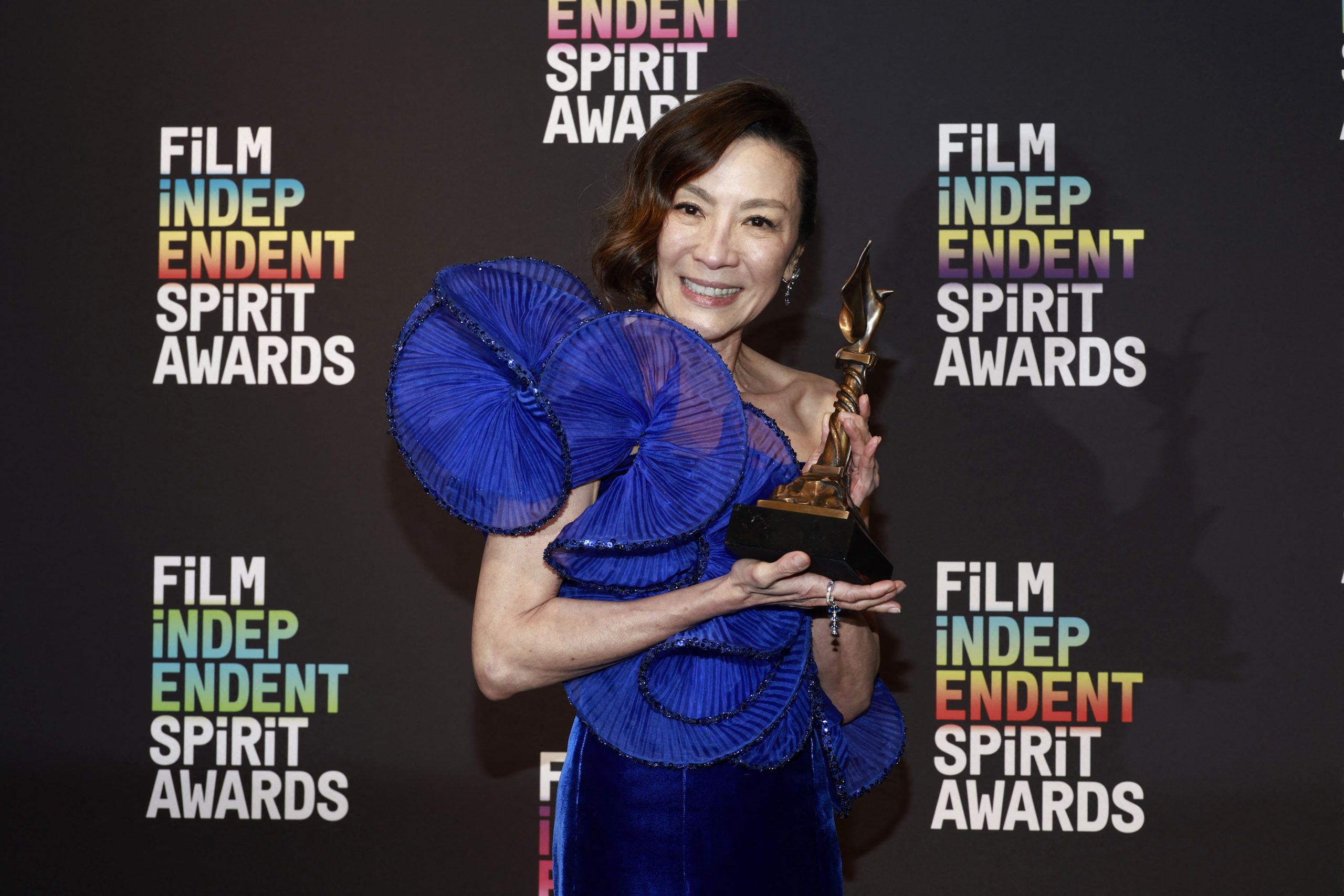 ​美独立精神奖｜杨紫琼击败凯特封后 兴奋落泪许诺不爆粗