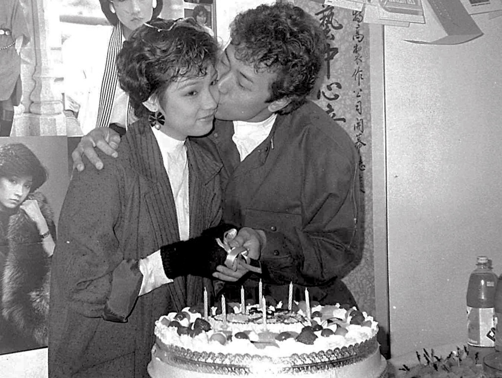 《欢乐今宵》昔日小花相聚　戚美珍变银发族优雅地老去