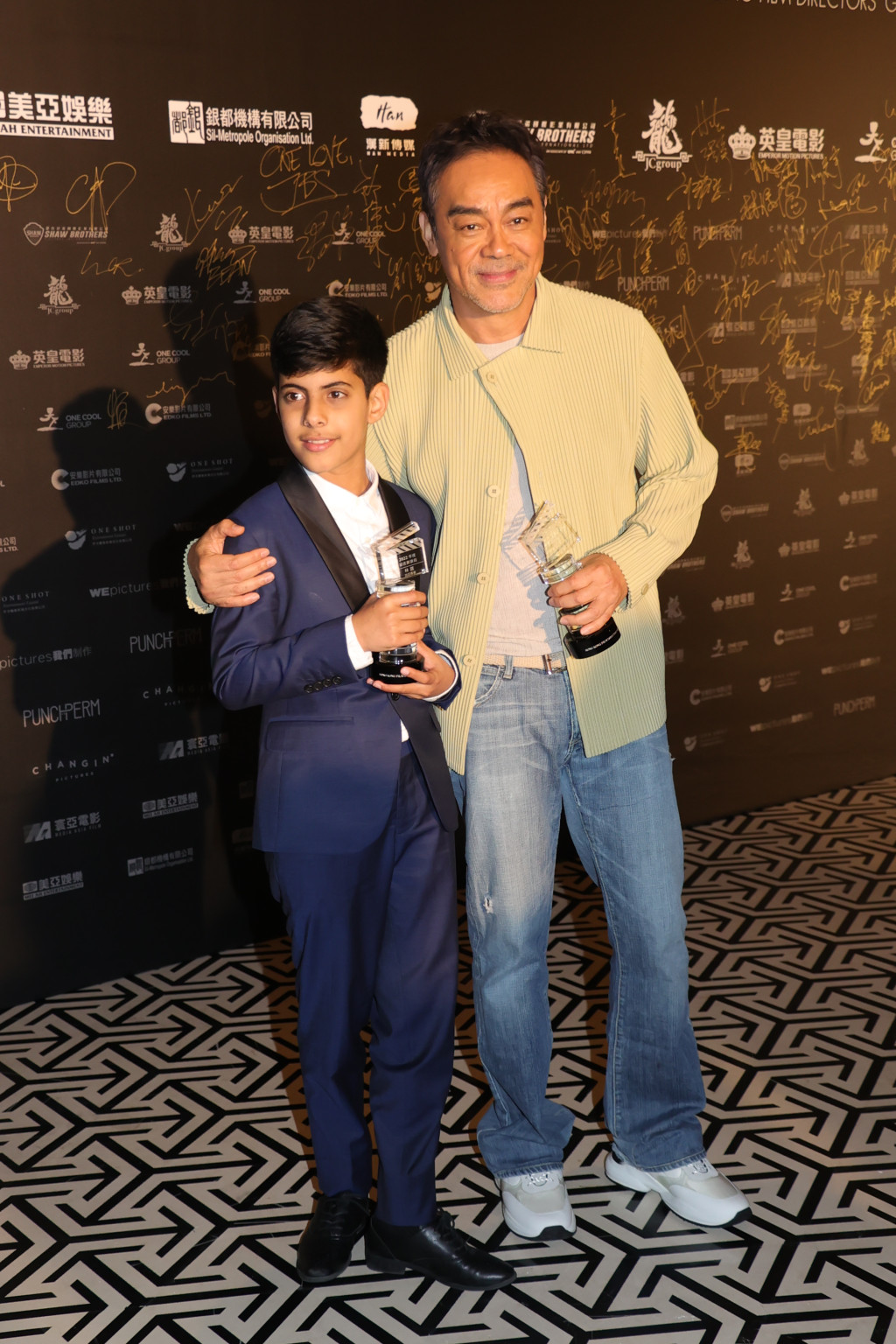 《给十九岁的我》摘最佳电影 刘青云郑秀文导演会封帝后	