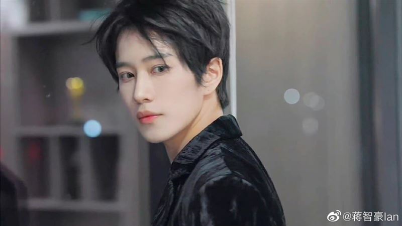 《青你3》选手肺癌晚期 26岁蒋智豪公开抗癌照道别