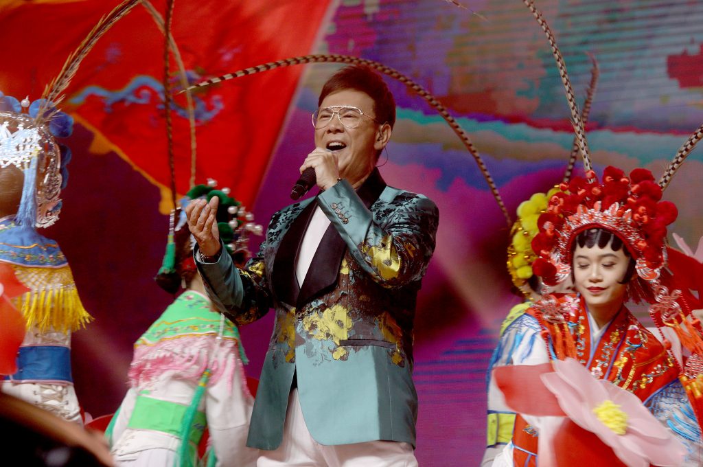 《香江夜·南洋情》｜朱咪咪风骚狂撩Uncle  搞笑调侃敖嘉年“性骚”