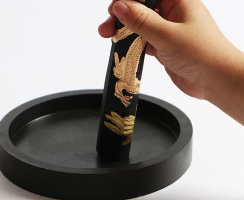 【大牌档】李系德／磨五百斤油墨条 写毛笔字