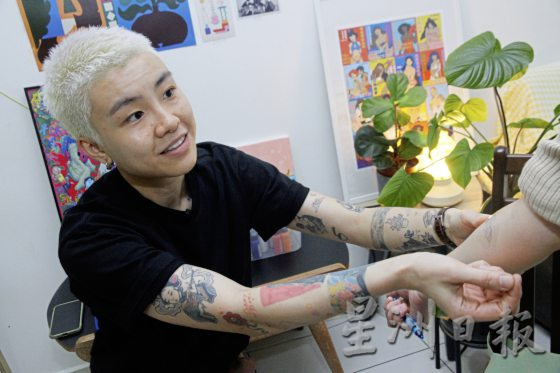 【永恒的艺术／03】不同世代文身师，刺在身上的故事