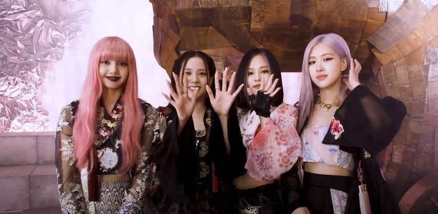 不爽水灾严重Blackpink仍开唱·宗教师:最好让你们经历“水灾演唱会”