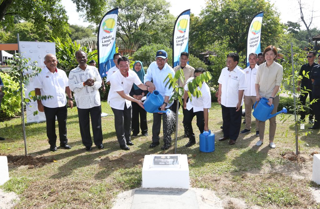 不能让人觉得挪用钱后可逍遥法外 安华:给我们机会清洗国家声誉