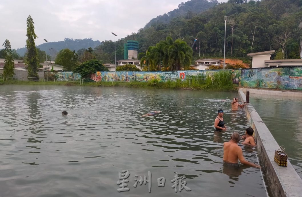 东01:文冬热水湖排水出口暗沟阻塞