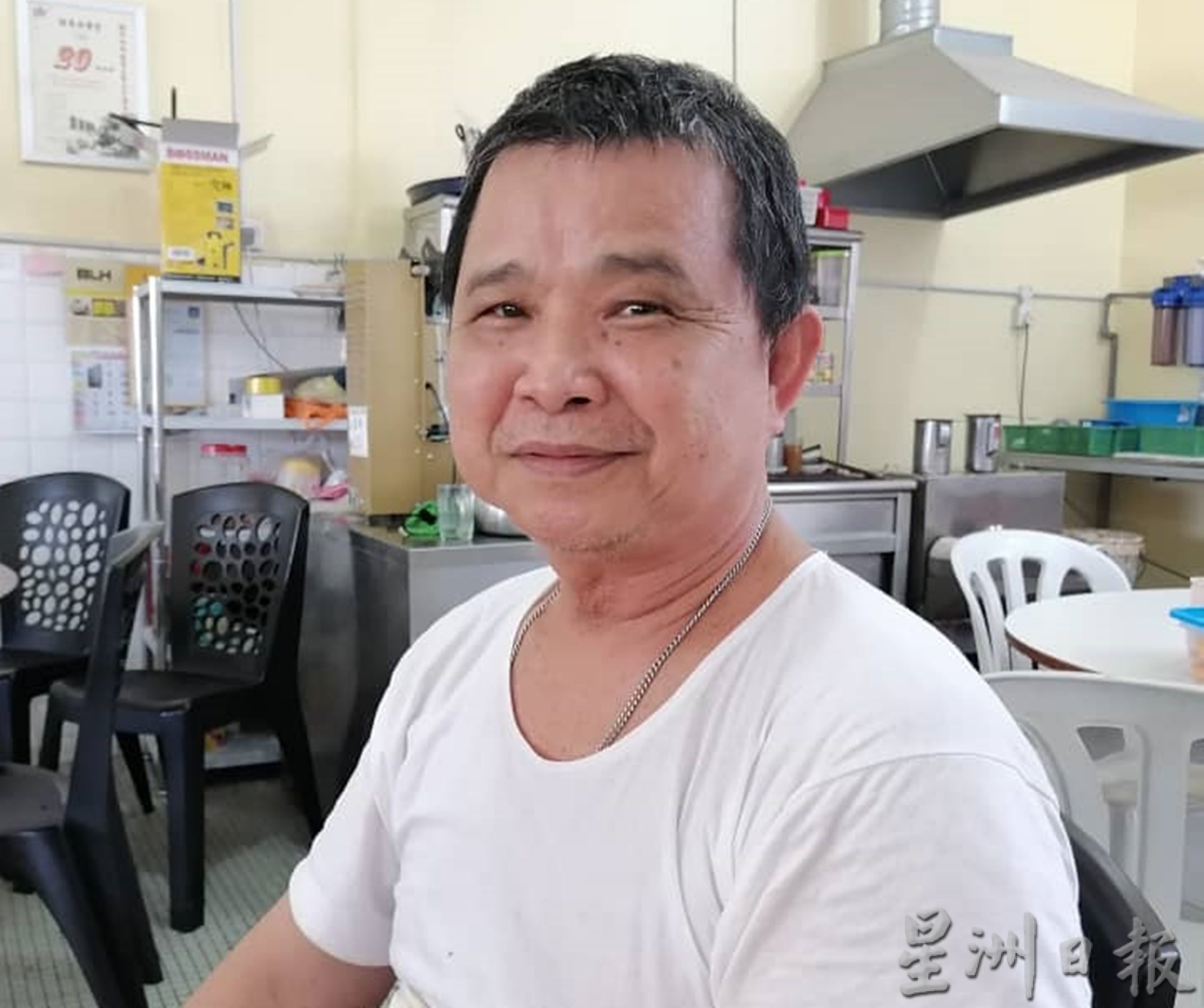 东01:食材涨价成本高,关丹茶餐室业者响应“爱心餐单”有难度。