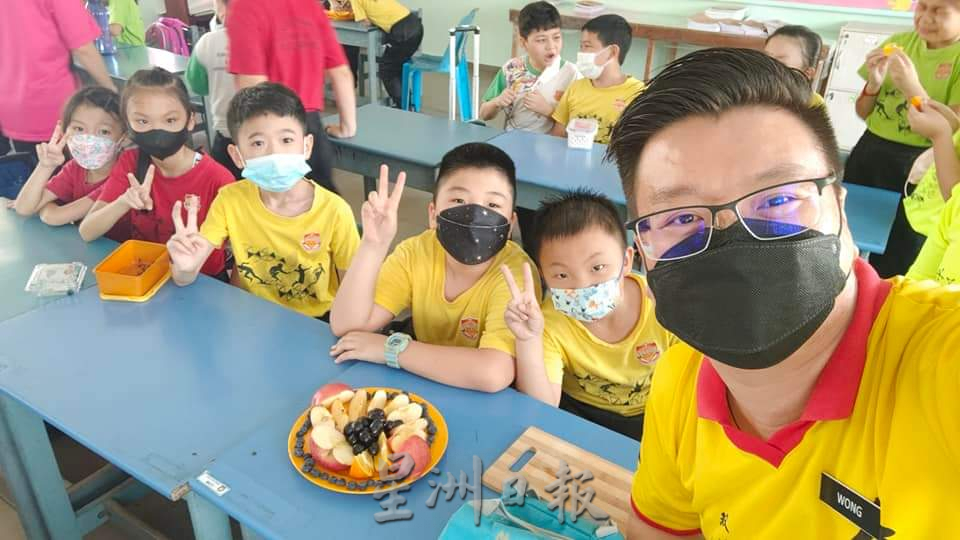 东2:各校继续遵照娱乐教学新指南,拉近老师、家长及学生之间关系