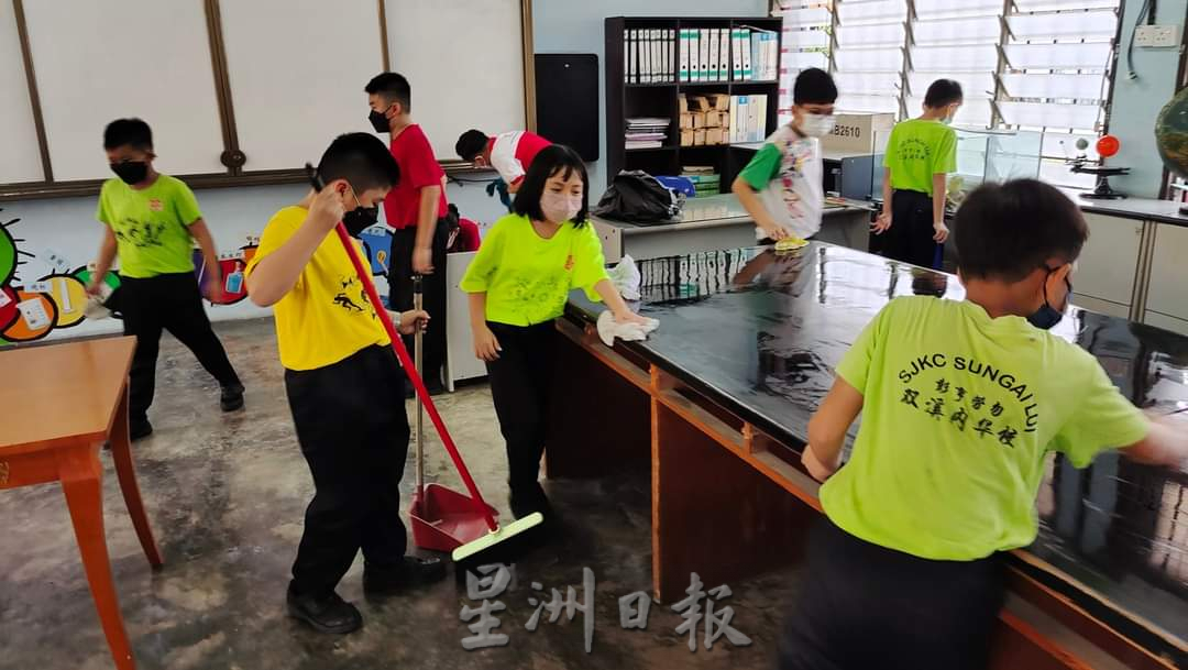 东2：各校继续遵照娱乐教学新指南，拉近老师、家长及学生之间关系