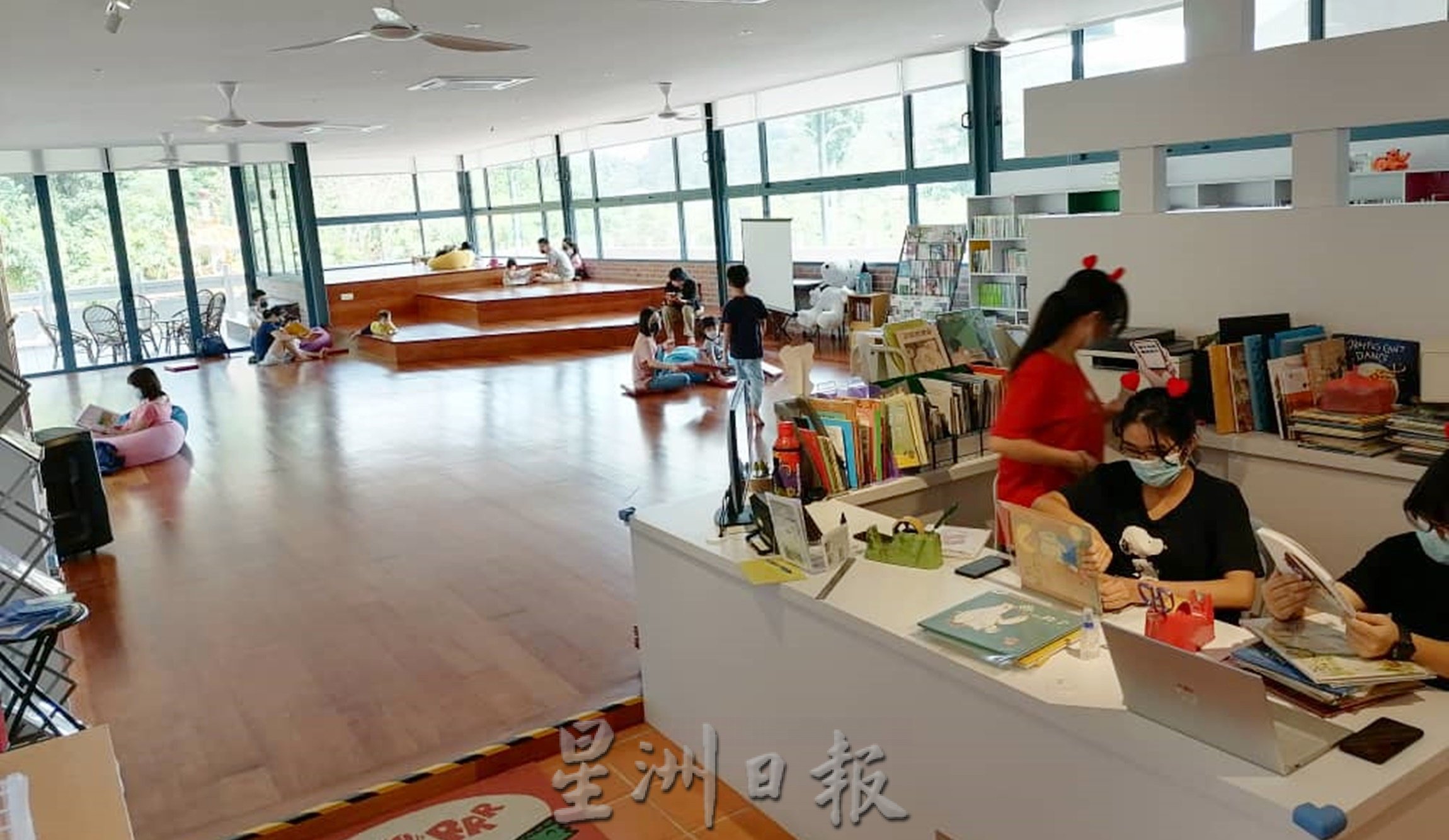东:《东游记》“彭佛教会儿童图书馆,鼓励亲子同享阅读乐趣。”