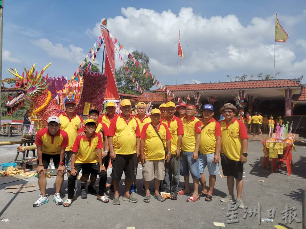 丹那美拉县巴西班宜村玄天庙日前举办恭送皇船仪式,仪式主要是配合庆祝玄天上帝及诸神明千秋宝诞而举行。