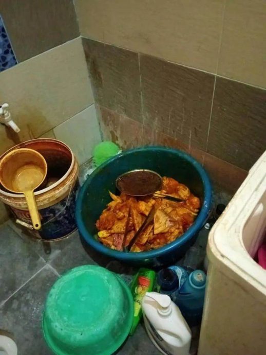 东:为了掩人耳目,丹州万捷县当莪区有女子竟然将煮好的食物藏在厕所及洗衣机里,以准备卖给那些不守斋戒清规的人。