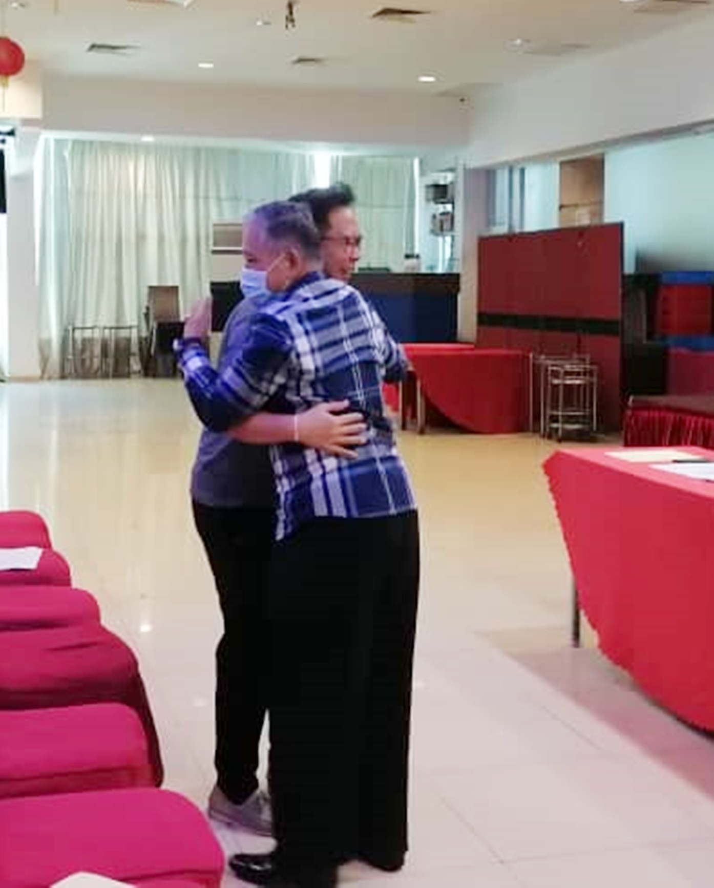 东:休会致词发表不当言论,东彭发展华小工委会副主席陈祥耀遭李锦贤炮轰。
