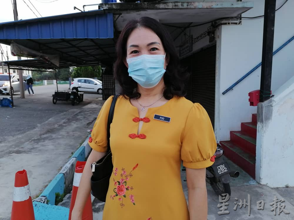 东:公民华小实施上午班制开学日,上学交通流畅家长满意安排。