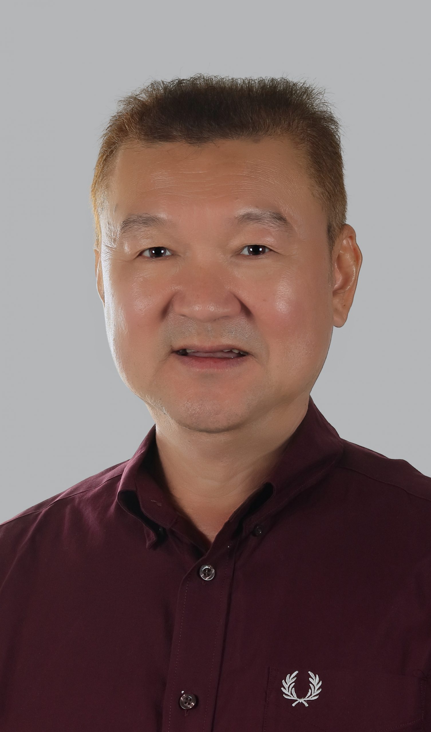 东:关丹中总改选,以拿督斯里黄崇洸为首的“原任派”宣布团队名单。