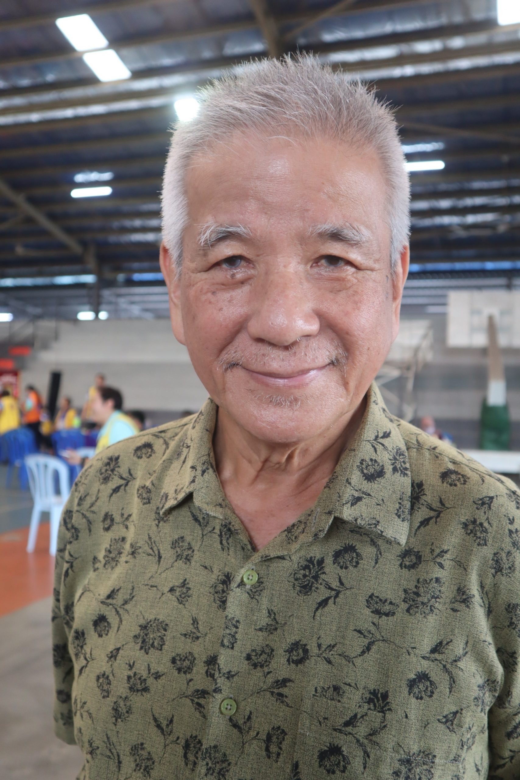 东:关丹丹那布爹路靠近丹那布爹华中及中菁华小的行人天桥年久失修,不仅无法保障行人安全,更处处现“危机”。