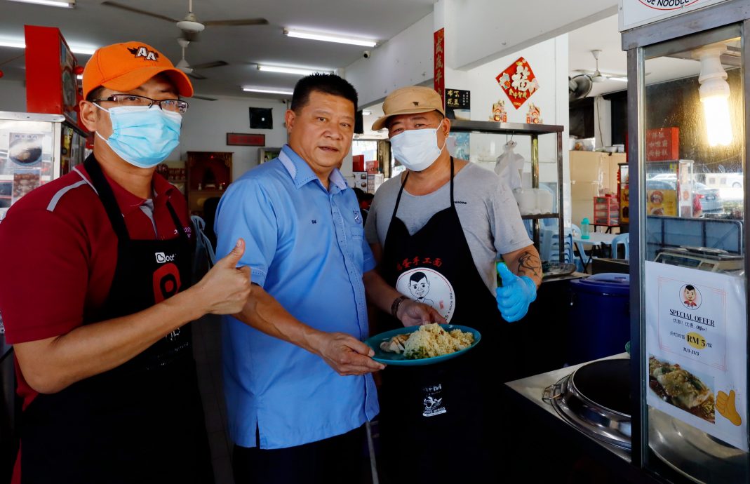 东:关丹仅三个,沈春祥鼓励更多华裔饮食业者加入“爱心餐单”行列。