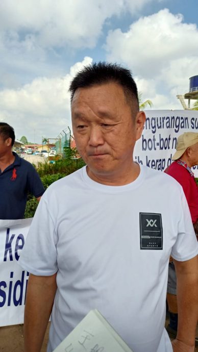 东:关丹渔民展开和平请愿行动
