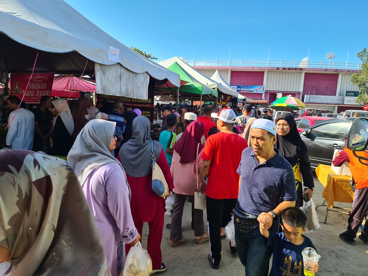 东:哥市斋戒之市集食物售价微涨