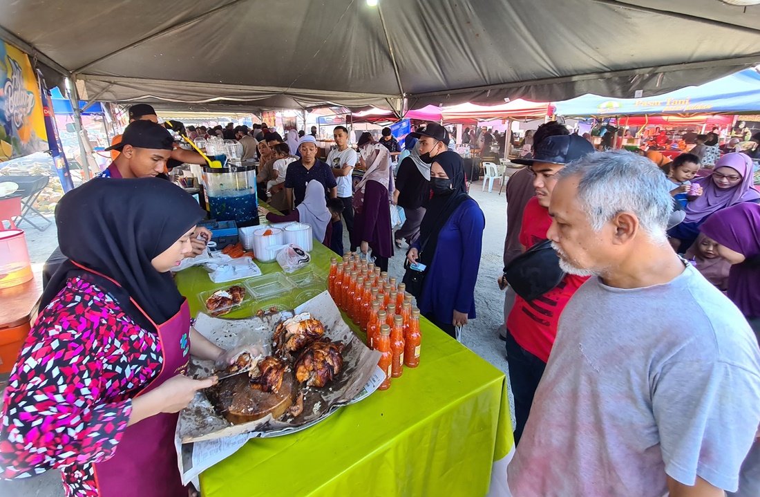 东:哥市斋戒之市集食物售价微涨