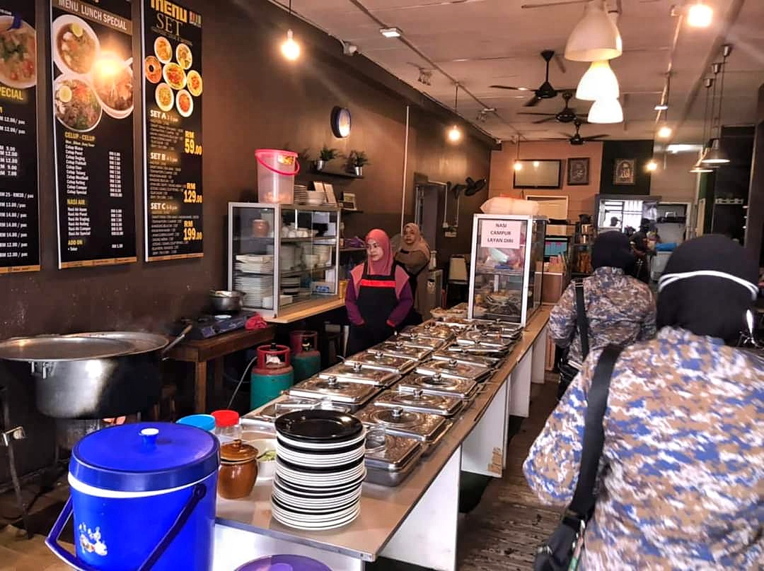 东:哥打峇鲁市议会于2月份展开“营业执照检查行动”。