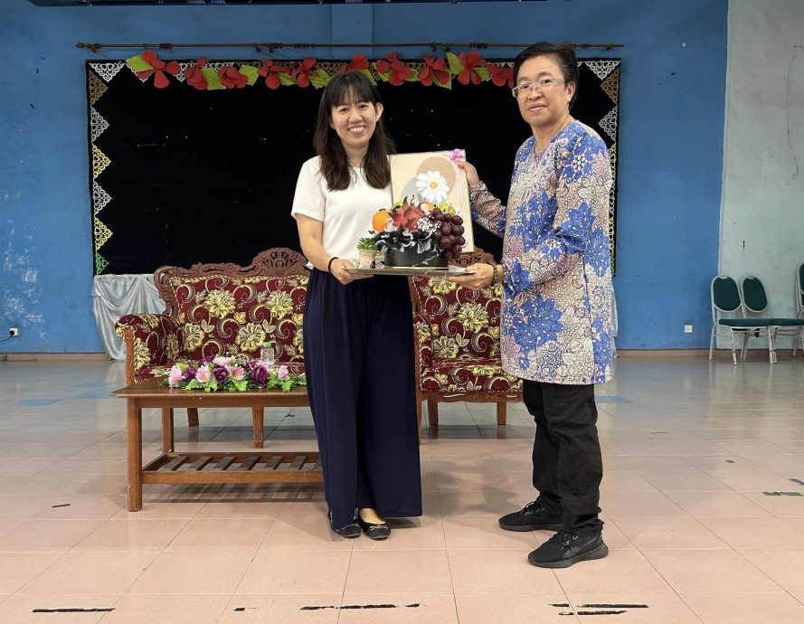 东：州行政议员化身激励讲师